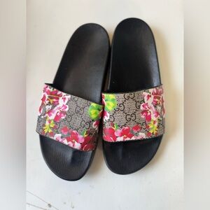 Floral Women's Sandals with Black Base